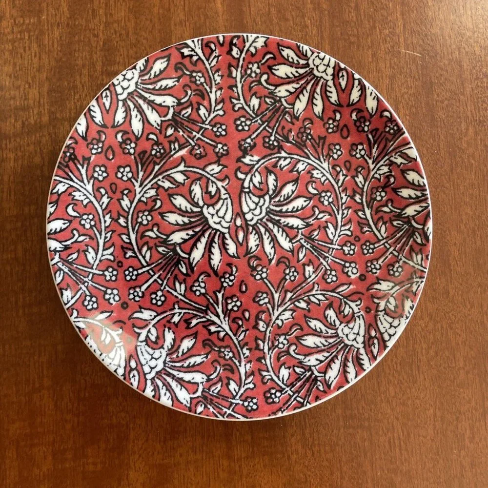 Williams Sonoma Isla Appetizer Plates Set of 4 NEW